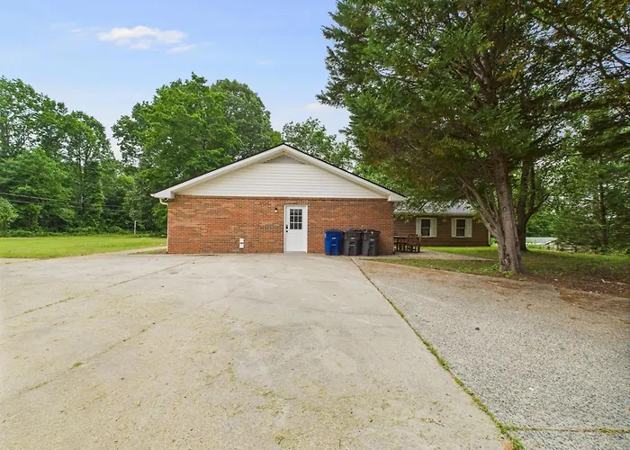 The Ransom Estate 9br Oasis Near Wfu & Reynolda Holiday home *